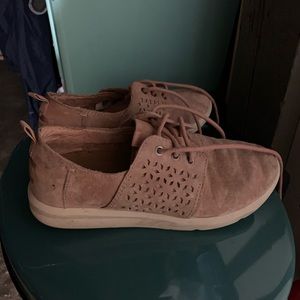 Toms shoes